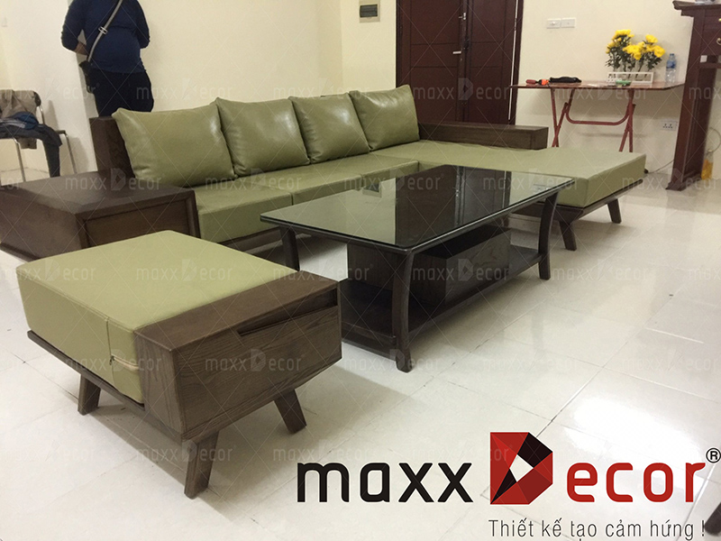 Sofa gỗ óc chó tại nhà khách hàng của maxxDecor