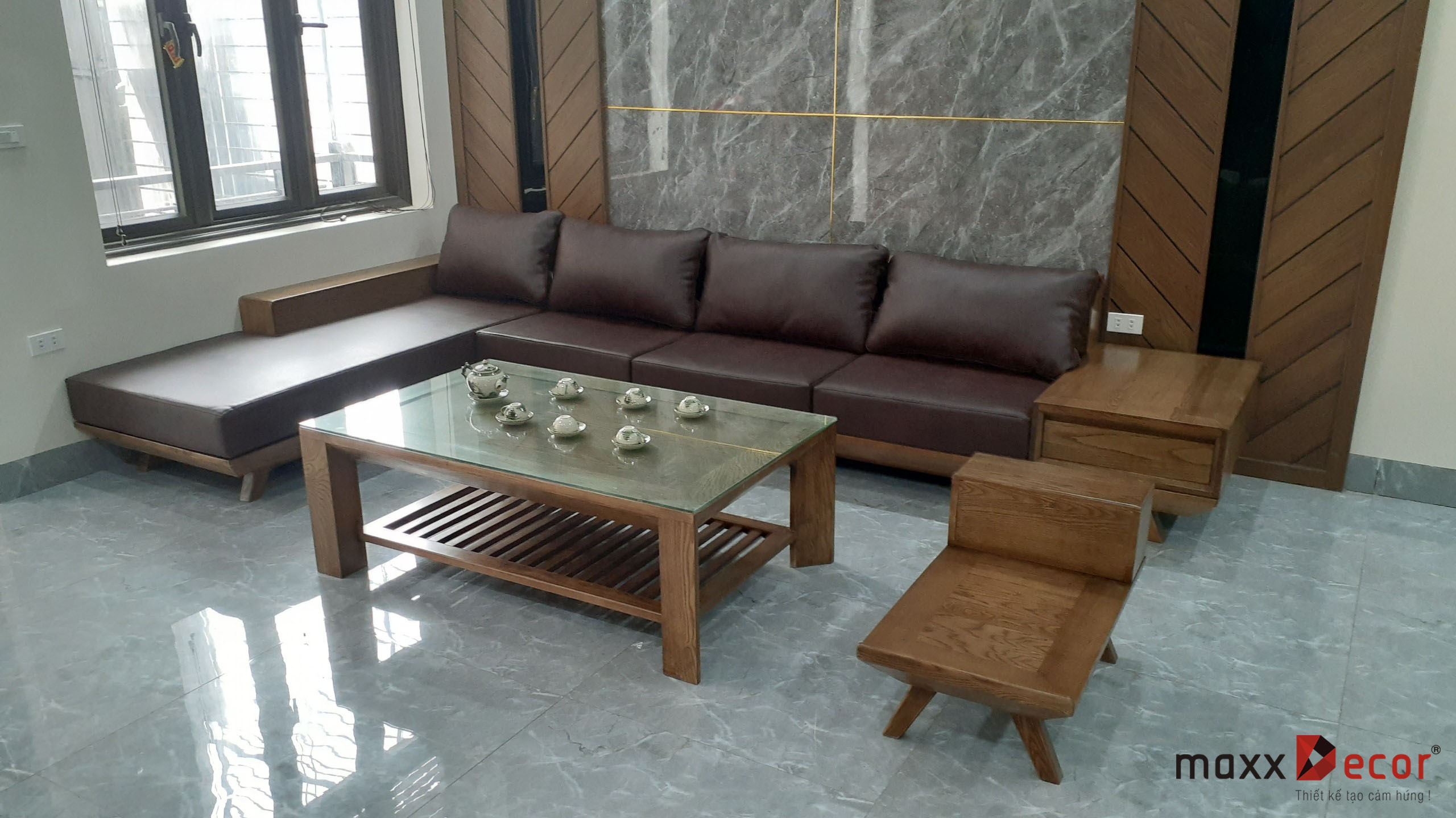 Sofa gỗ maxxDecor tại nhà khách đón xuân mới 2021