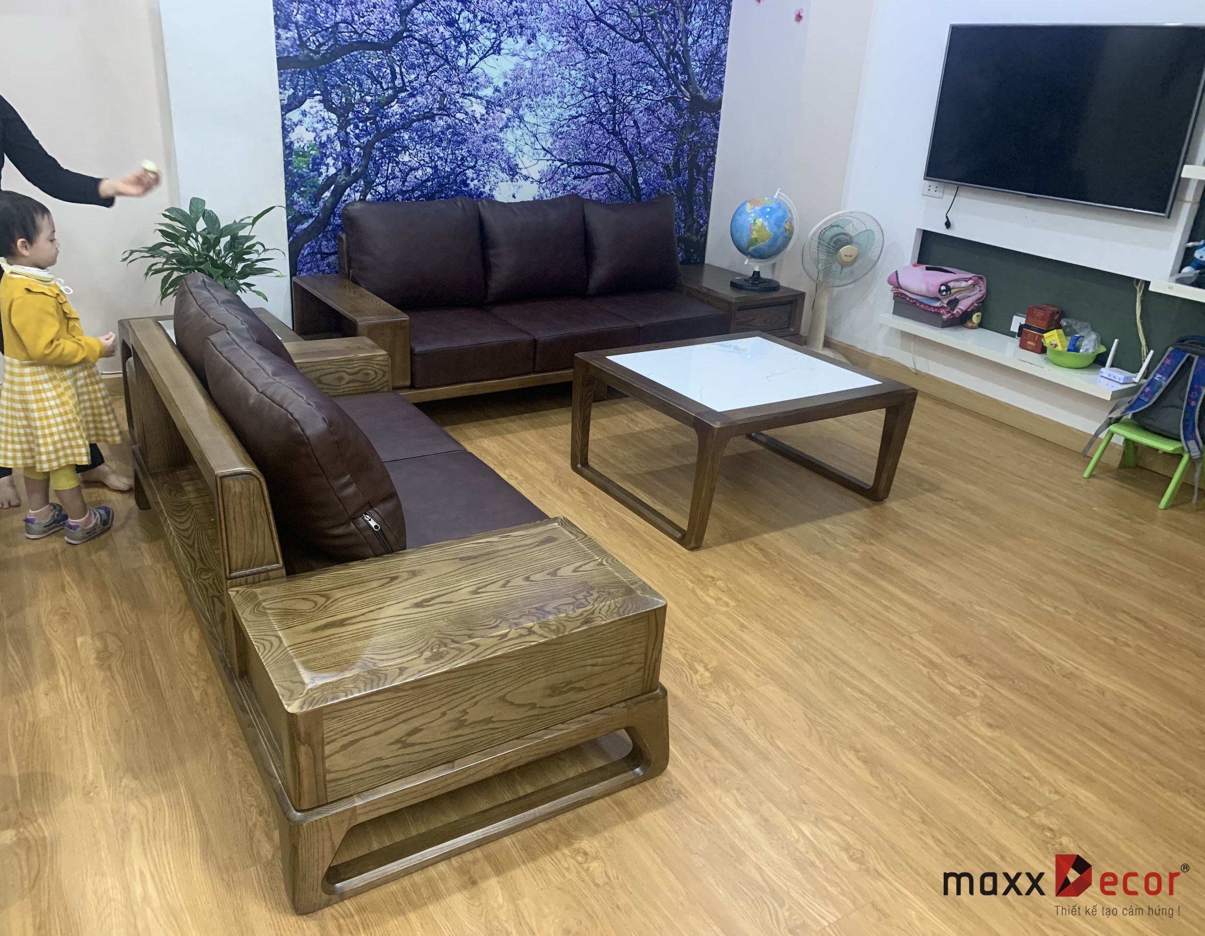 Sofa gỗ maxxDecor tại nhà khách đón xuân mới 2021