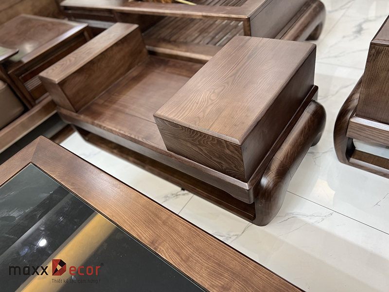 Review sofa gỗ tự nhiên cao cấp tại showroom maxxDecor